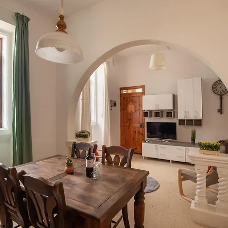 Three Cities Seafront Retreat Apartment Senglea